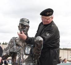 huumoria suupieleen sanoo Pekka